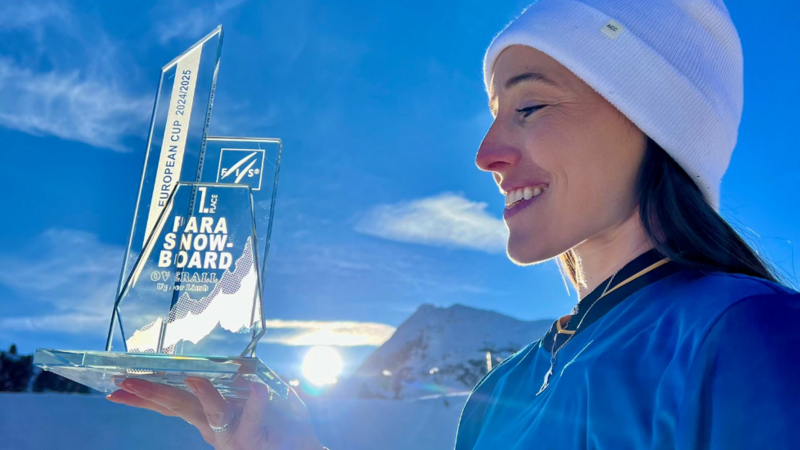 Vanessa no Mundial de Para Snowboard 