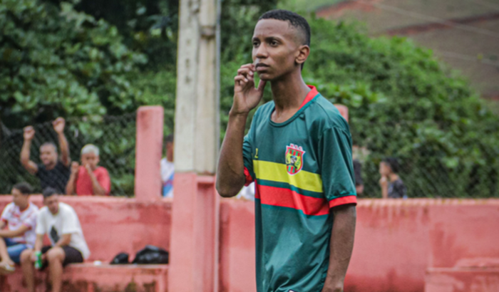 Me ajude a fazer a segunda fase do teste de futebol 
