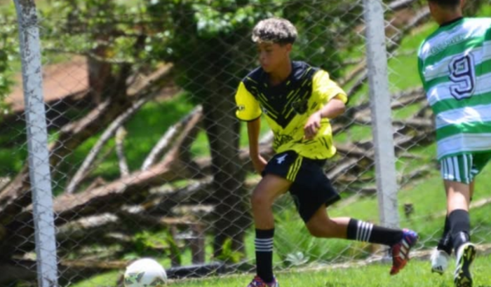 Ajudem o Gabriel a ser jogador de futebol ⚽