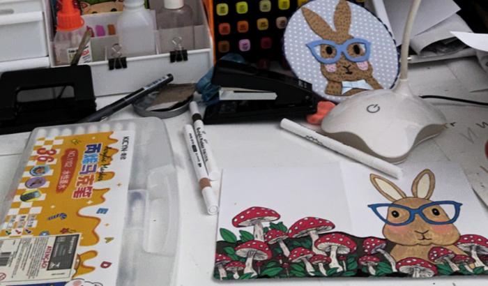 Ajuda a comprar matérias de pintura e encadernação 