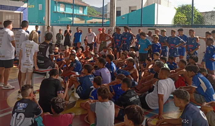 Pagar transporte e algumas outras pendências que ficaram da Copa Internacional 