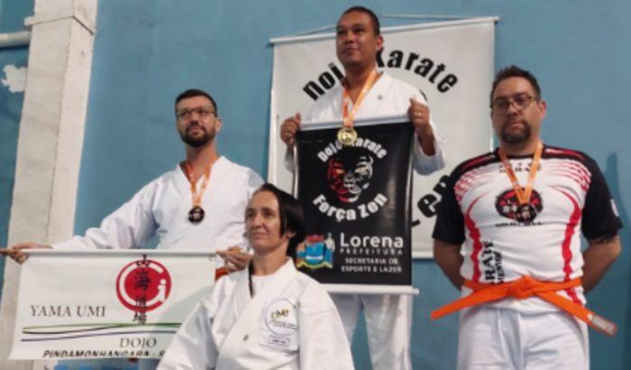 Campeonatos de Karatê.