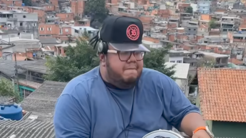 AJUDAR O MÚSICO RENATO DORNELAS 