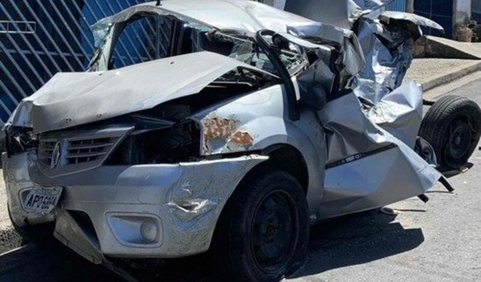 trabalho de Uber e bati o carro esses tempos