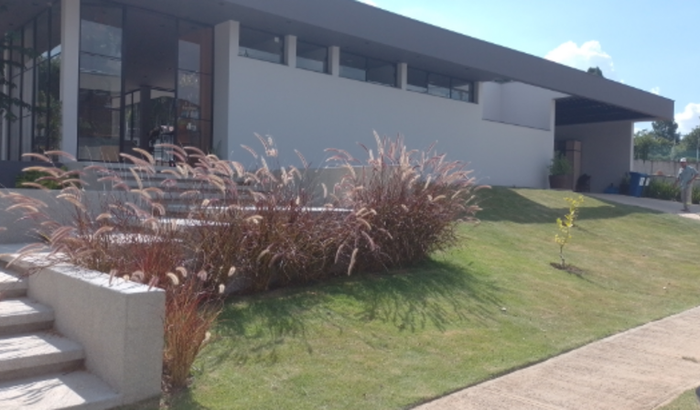 Ajudar um pai de família comprar um  o cortador de grama