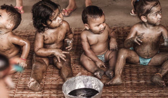 Pesquisa junto a os povos tradicionais para construção de livro, documentário, e exposição fotográfica.