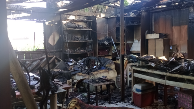 Ajuda para o Dreick reconstruir sua casa.