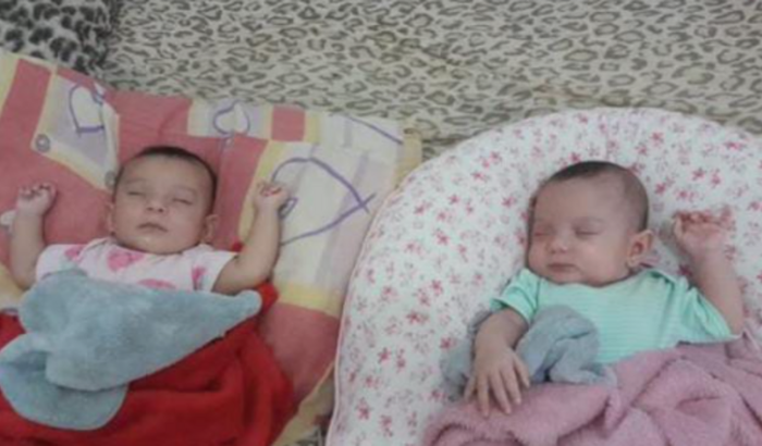 Uma mão amiga para gêmeas abandonadas pela mãe. 