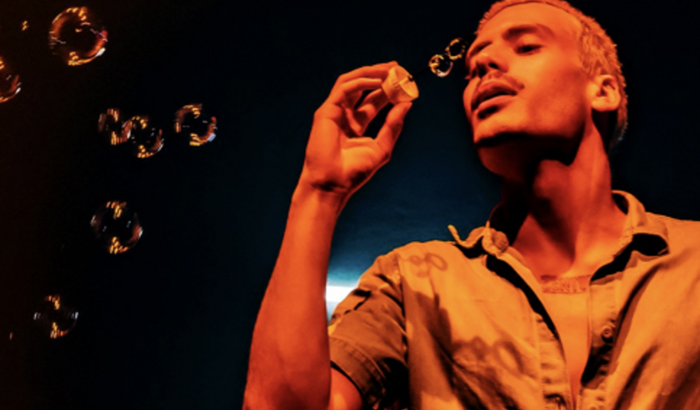 Preciso da sua ajuda para representar o teatro brasileiro na Rússia