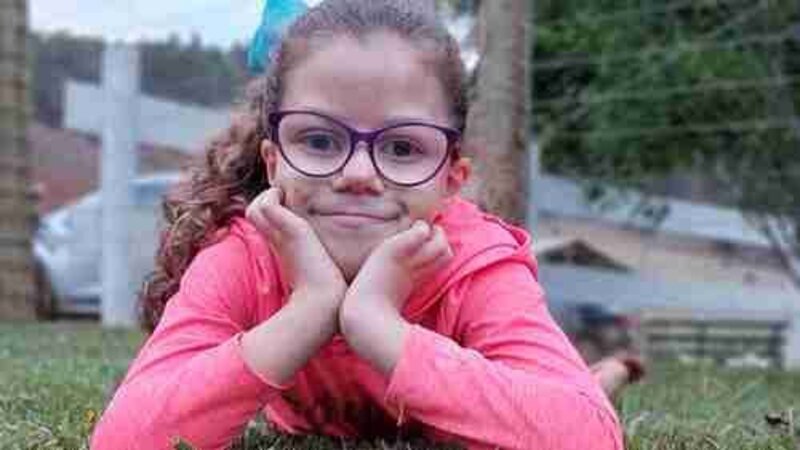 Ajude a  pequena Yasmin na luta contra o câncer 