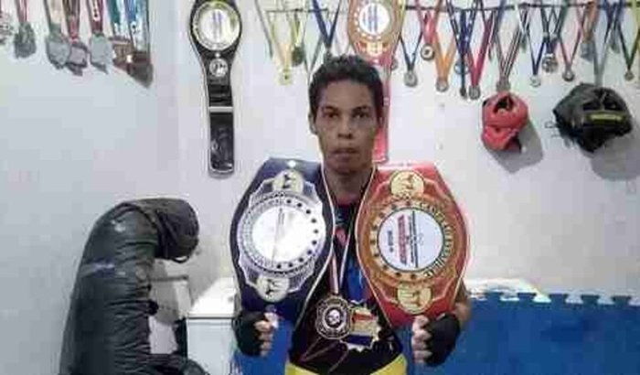 Vamos a judar o Miguel do kickboxing 