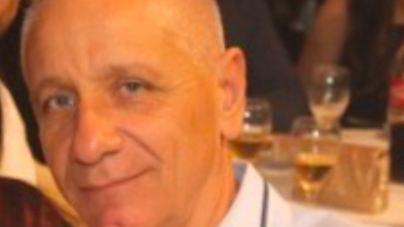 Vamos ajudar o Luís a fazer a cirurgia de hérnia na medula .