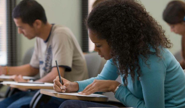 Colaboração com os universitários