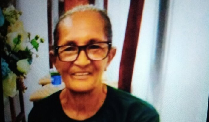 Ir na festa de 70 anos de minha mãe