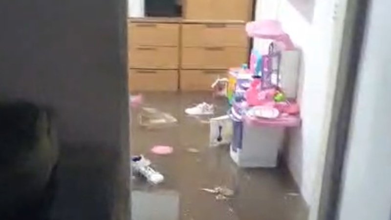 Família perdeu tudo em uma enchente 