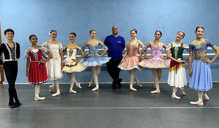 AJUDE ADOLESCENTES TALENTOSOS CHEGAREM NO MUNDIAL DE BALLET