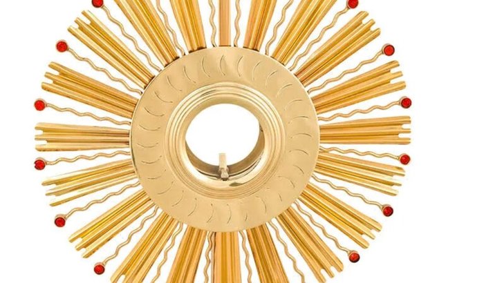 Ajudar a comprar um ostensório, um trono e um relicário 