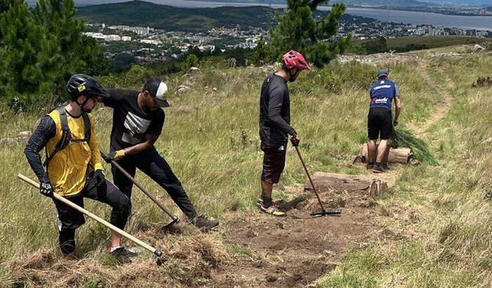 Roçadeira para manutenção das trilhas da Apamecor