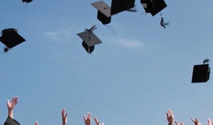 Ajuda para fins lucrativos da formatura do terceiro ano do ensino médio do ipaba