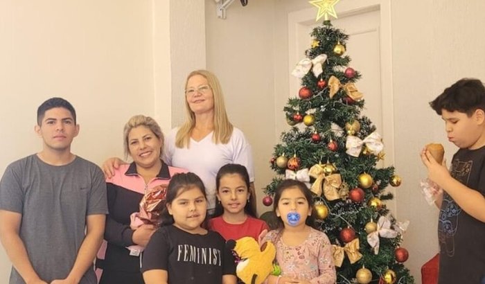 "Apelo por Ajuda: A História de Juliana"