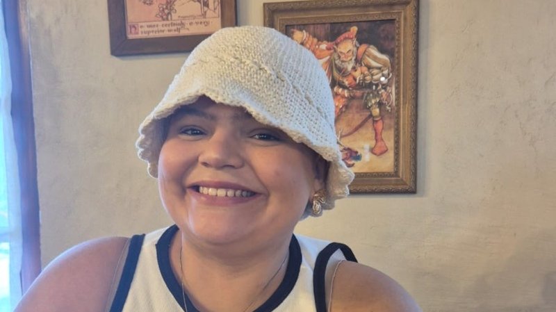 Ajude a Carol no tratamento contra o câncer 