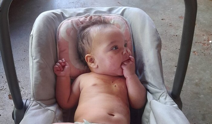 Me ajude a comprar roupinhas para minha bebê. 