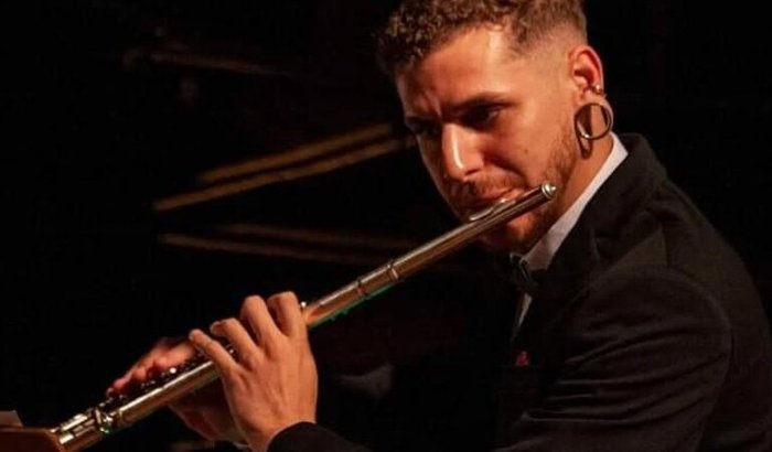 ajuda pra comprar uma flauta.