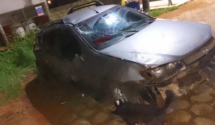 Voltando de viagem, meu pai acabou capotando o carro e gostaria de ajudar ele a reformar o veículo.