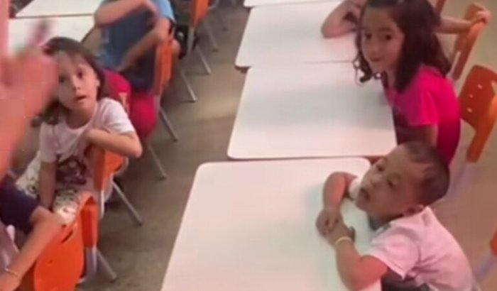 Ajuda para crianças da comunidade 