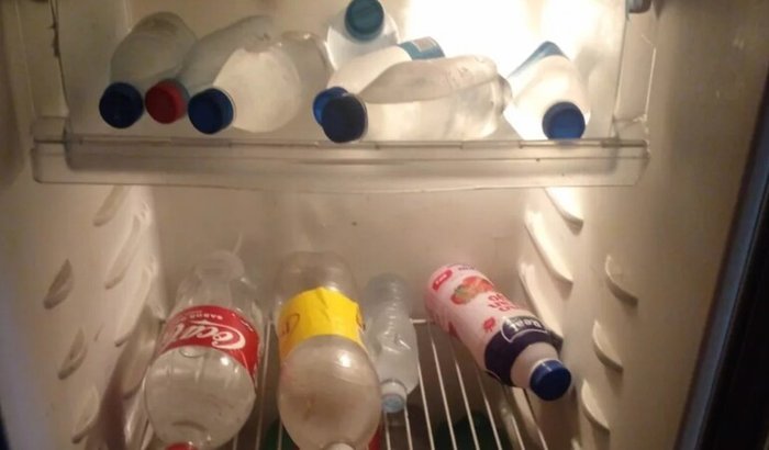 Mãe de cinco crianças pede ajuda para comprar comida: "Só temos água na geladeira"