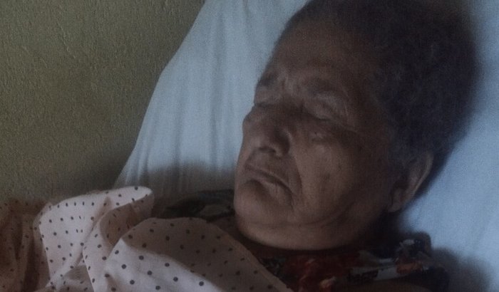 AJUDE UMA IDOSA COM CÂNCER  E ACAMADA