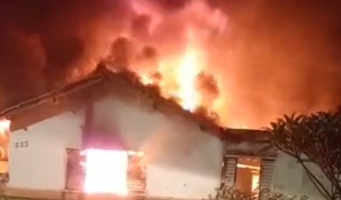 Me ajude a comprar uma casa depois do incêndio 