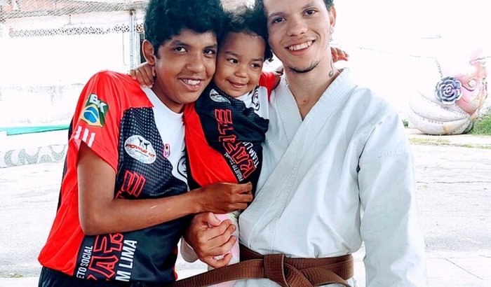 Pra realizar meu sonho de ser faixa preta de karatê