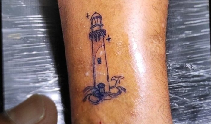 Ajude o Felipe a cobrir uma tatuagem e recuperar sua autoestima