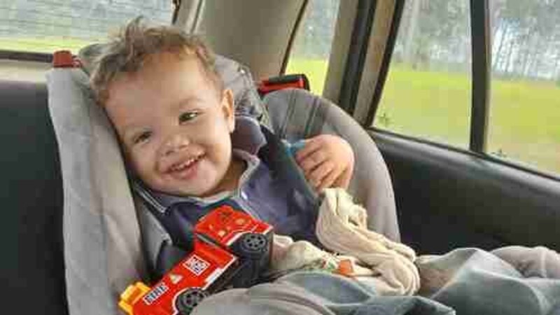 AJUDE O ARTHUR A CONSEGUIR SUA CIRURGIA DE AUDIÇÃO 