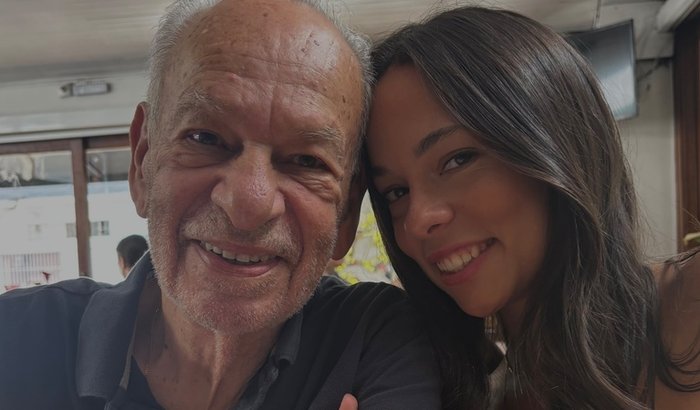 Ajuda para comprar livrinho de colorir 