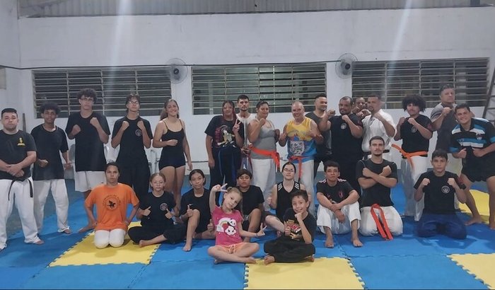 AJUDA PARA LEVAR OS ATLETAS PARA O CAMPEONATO DE KARATE REALIZADO EM TAUBATE