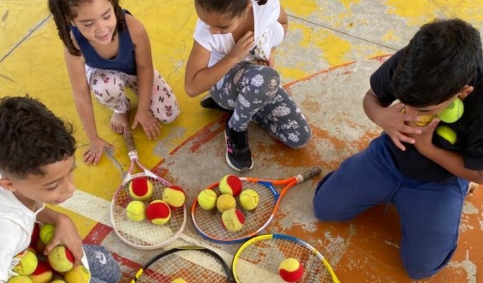 Páscoa animada no Favela Tennis - 2025