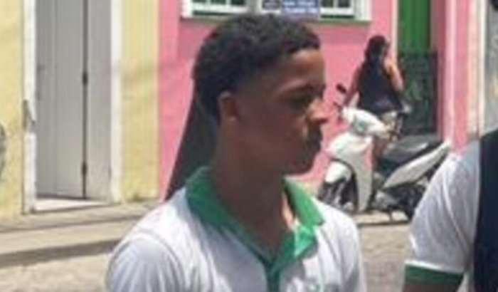 Contratar o matador pra dar fim em Vinícius (leia descrição)