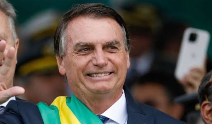 Ajudem o Bolsonaro