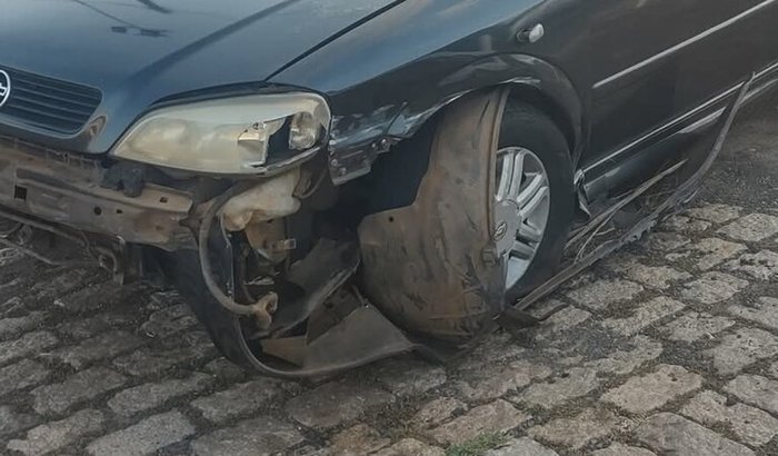 Nossos amigos da banda AR3 tiveram um acidente na pista e precisam de nossa ajuda  pois o carro ficou bem danificado 