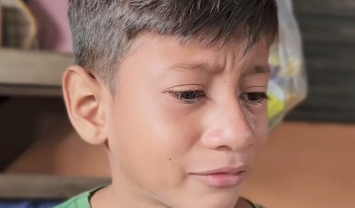 Ajuda para o garoto Ivanilson que vive em casa precária 
