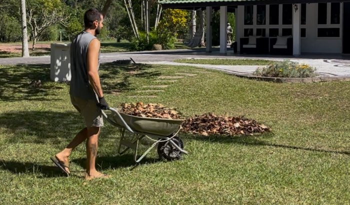 Soprador de Folhas para ajudar o Elton e o Isrrael