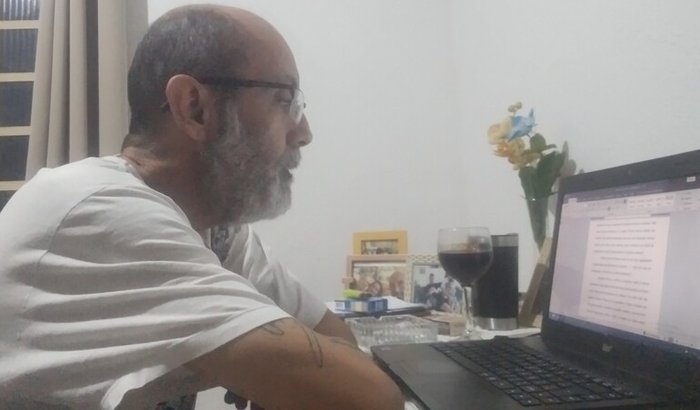 Publicação independente de um livro