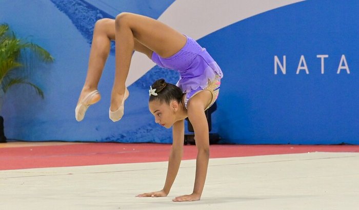 Participar do intercâmbio de ginástica rítmica na Espanha