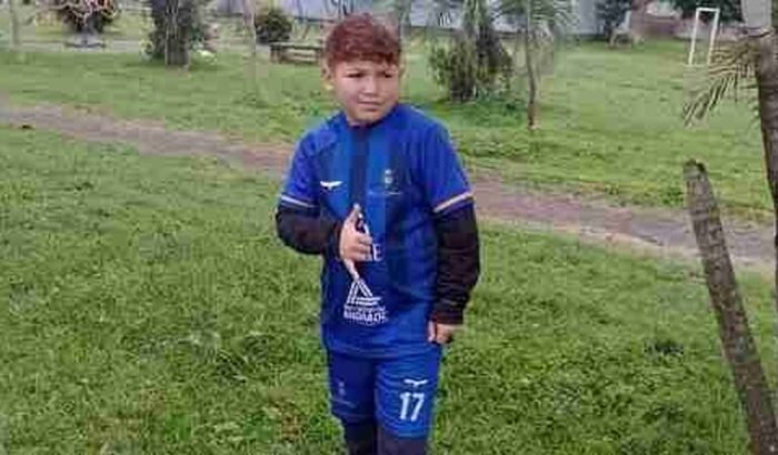 Ajude Thiaguinho realizar o sonho de jogar futebol no Paraná