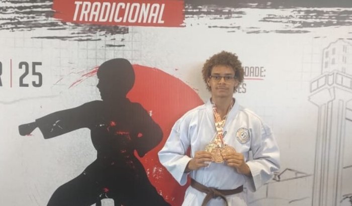 Para viajar pra Teresina (competição de karatê) pro meu filho Pietro 