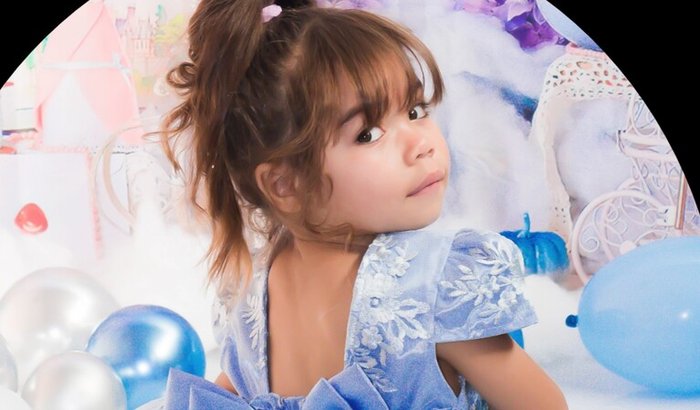 Ajuda para Mikaelly ser agênciada