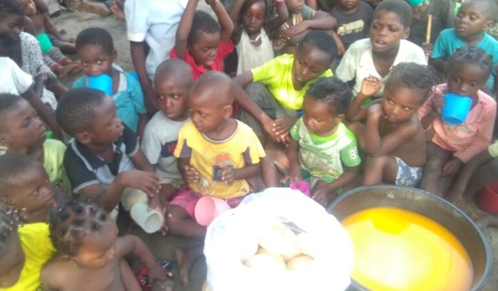 Ajude As Crianças Da Ilha Da Beira - Moçambique - Africa