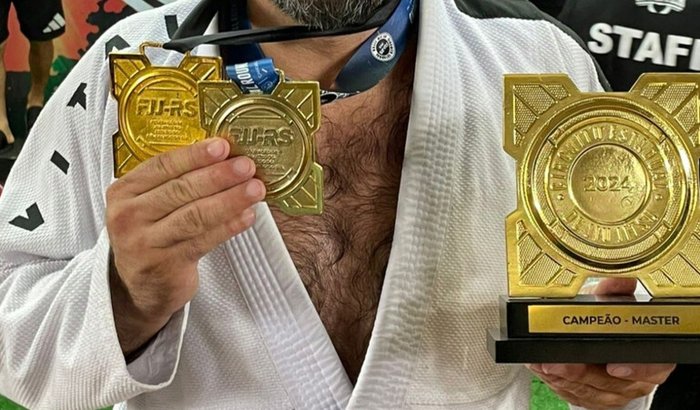 ajudar a custear os gastos com a ida para o Mundial